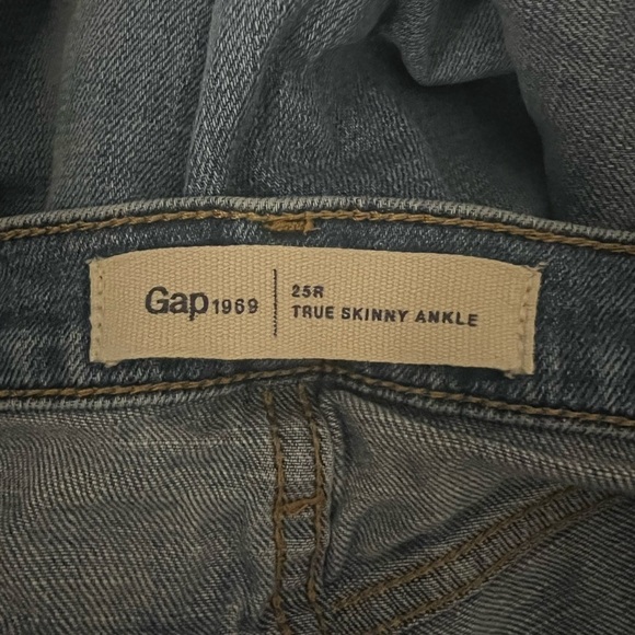 Gap 1969 Women True Skinny Ankle Jeans Distressed - Picture 6 of 7